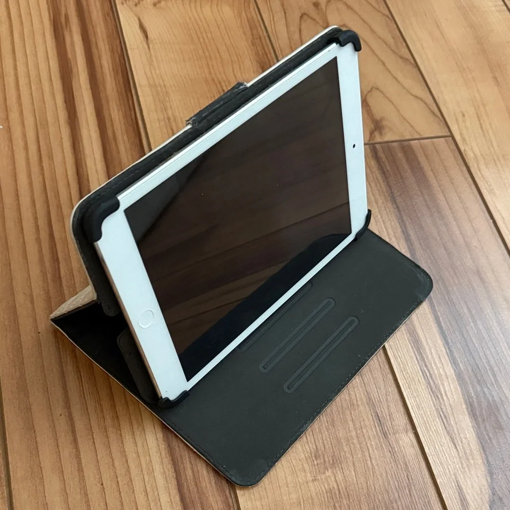 belkin Cream Quilted Tablet Folio Case with Gold Accent